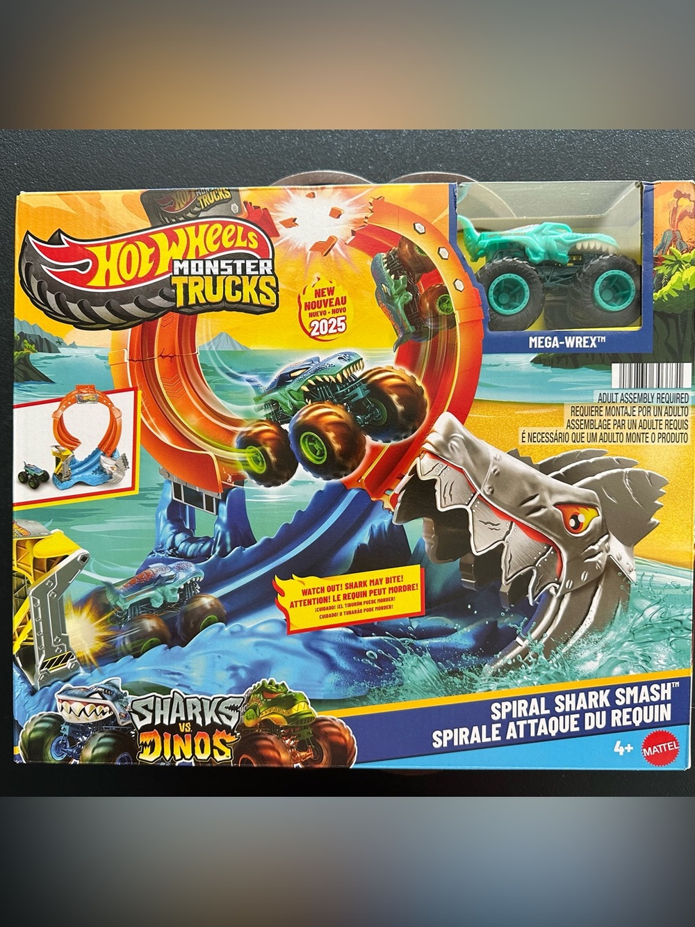 Hot Wheels Monster Trucks ~ Spiral Shark Smash PlaySet